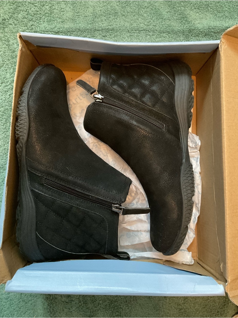 Easy Spirit Black Quilted Side-Zip Ankle Boots